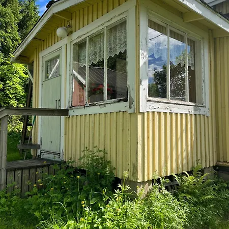 Vaatimaton Mummonmoekki, No Running Water Or Sauna * Hankasalmi