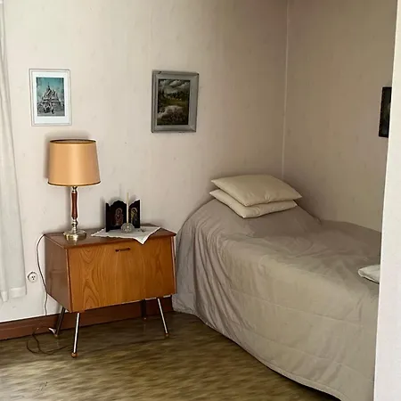 Vaatimaton Mummonmoekki, No Running Water Or Sauna Chalet *