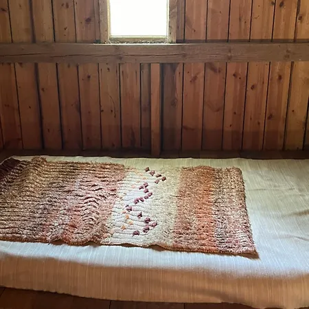 Vaatimaton Mummonmoekki, No Running Water Or Sauna